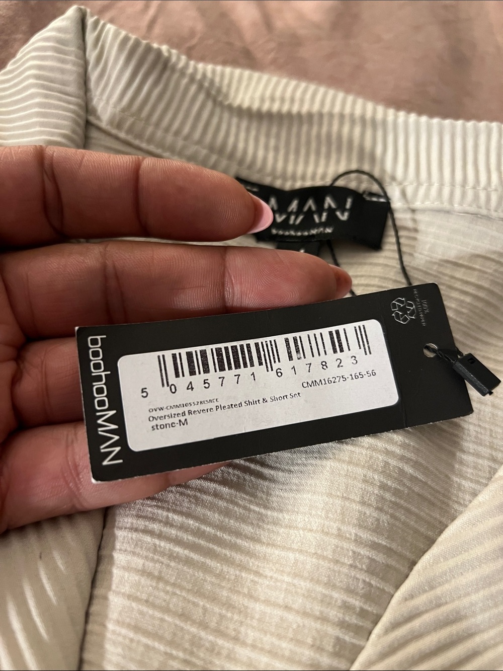 Boohoo Man Oversized Reverse Pleated Short Set - Picture 12 of 12
